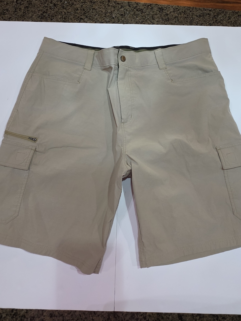 Orvis Tech Cargo Shorts Mens 40 Khaki Lightweight Outdoor Hike Camp Performance